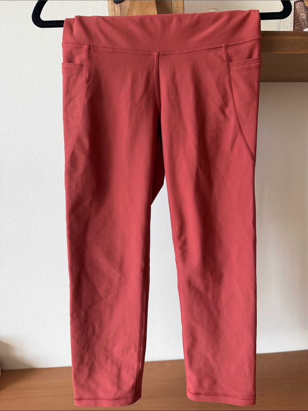 Old Navy Active Crop Leggings in Dusty Rose